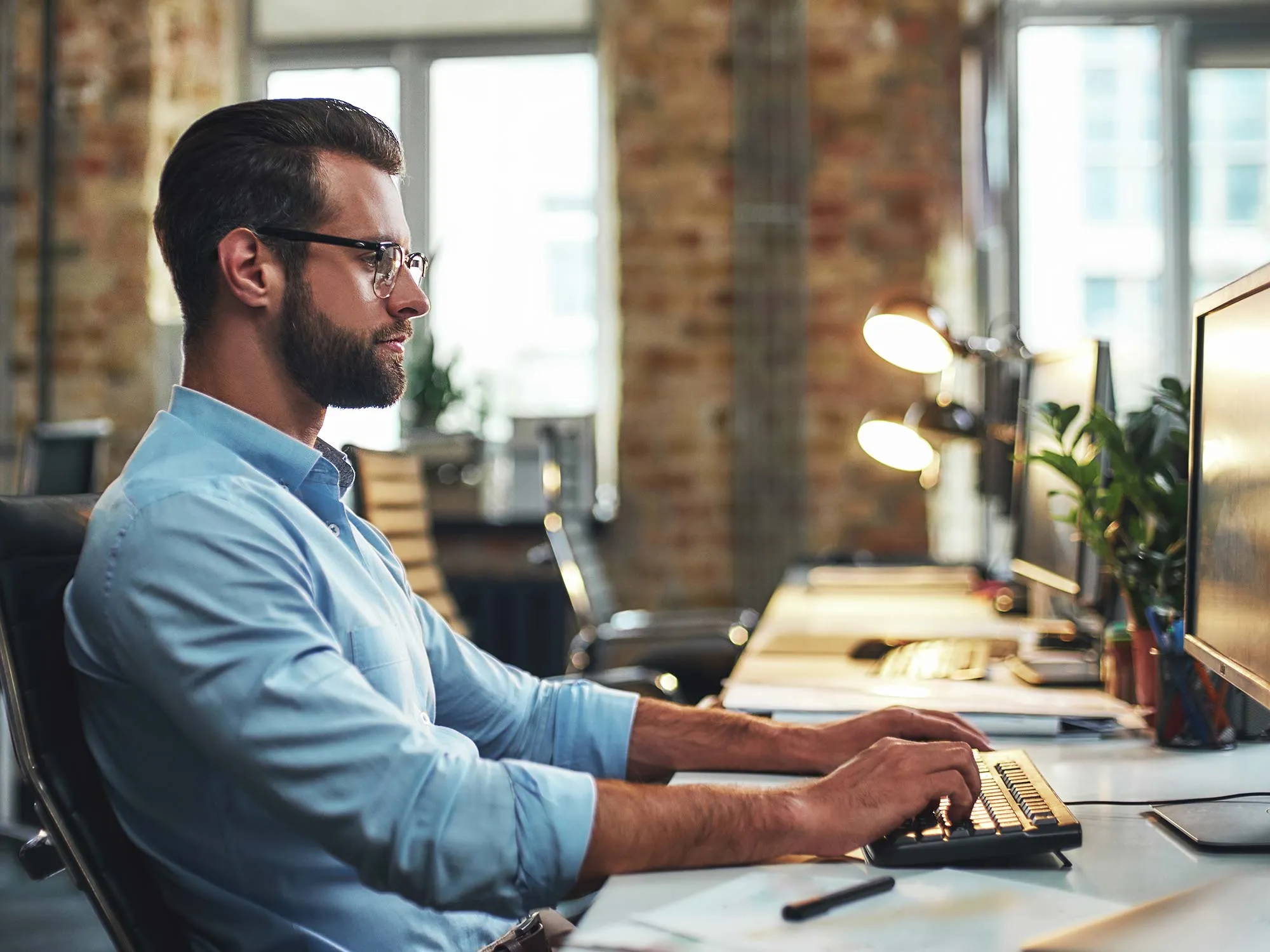 A virtual meeting on a laptop at a desk, business events online for companies